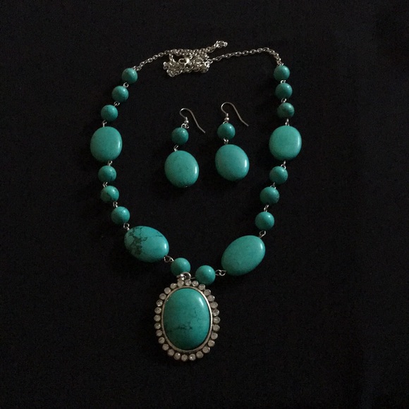 Stainless steel necklace and earring set - Picture 2 of 2